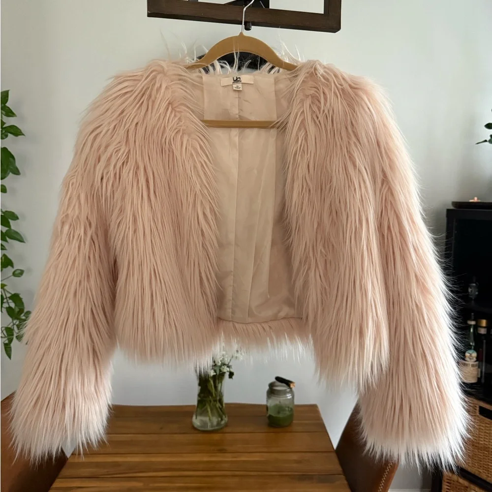 Women's Pale Pink Faux Fur Jacket - Picture 6 of 6